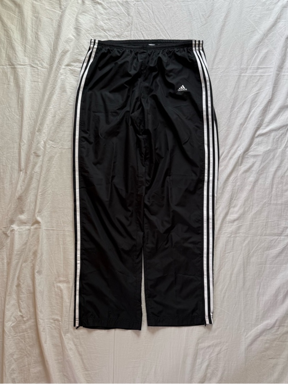 Y2K Adidas baggy track pants Men’s L